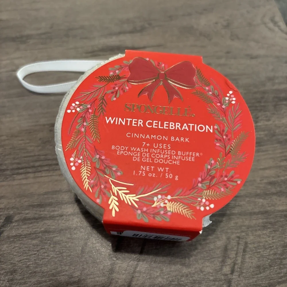 New Spongelle Holiday Ornament Infused Bath Sponge Cinnamon Bark